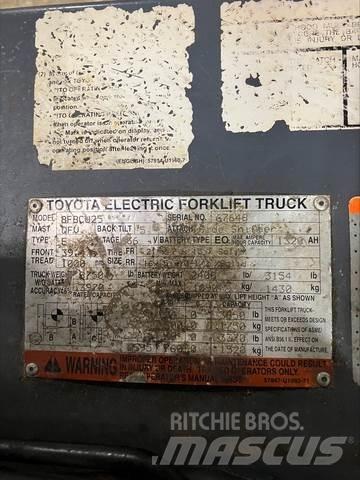 Toyota 8FBCU25 Elektriniai šakiniai krautuvai