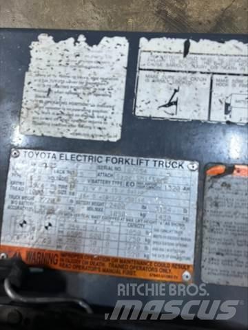 Toyota 8FBCU25 Elektriniai šakiniai krautuvai