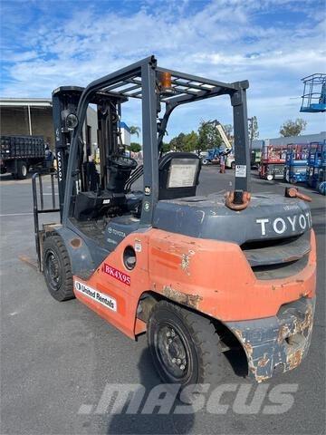 Toyota 8FD35U Šakiniai krautuvai - Kita