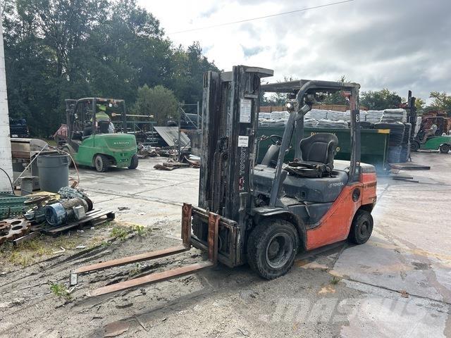 Toyota 8FDU25 Šakiniai krautuvai - Kita