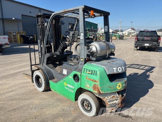 Toyota 8FGU25 Šakiniai krautuvai - Kita