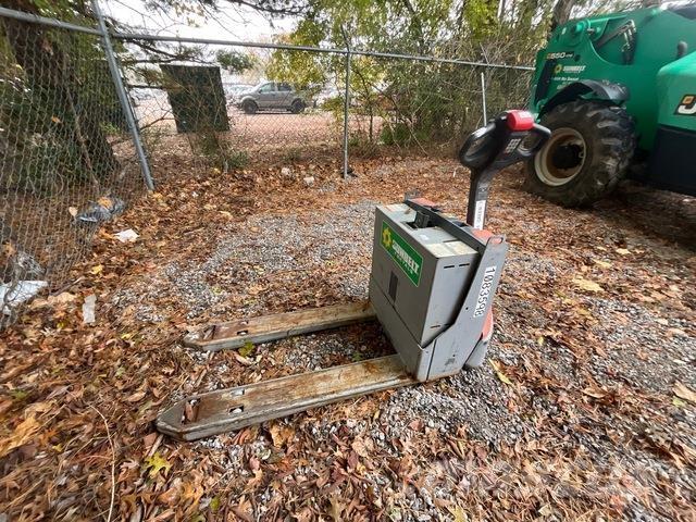 Toyota 8HBW23 Rankiniai hidrauliniai vėžimėliai