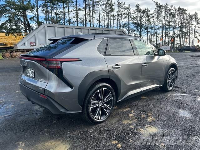 Toyota BZ4X Lengvieji automobiliai