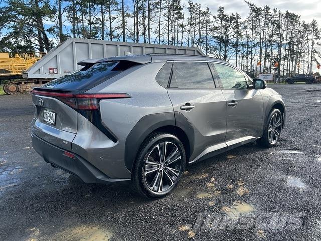 Toyota BZ4X Lengvieji automobiliai