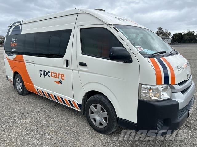 Toyota HiAce Krovininiai furgonai