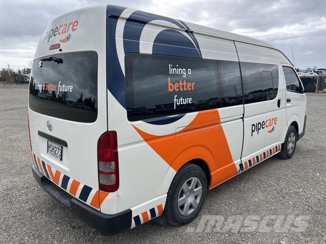 Toyota HiAce Krovininiai furgonai