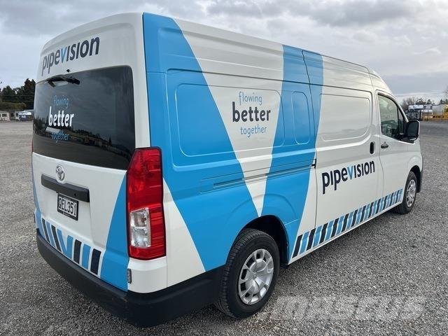 Toyota HiAce Krovininiai furgonai