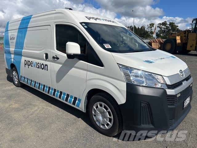 Toyota HiAce Krovininiai furgonai