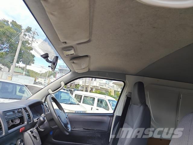 Toyota Hiace Mikroautobusai