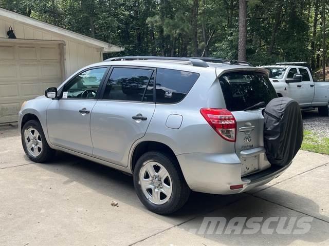 Toyota RAV4 Lengvieji automobiliai