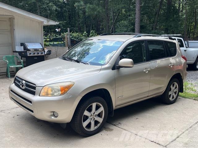 Toyota RAV4 Lengvieji automobiliai