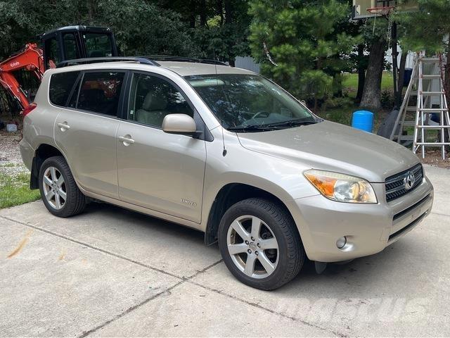 Toyota RAV4 Lengvieji automobiliai