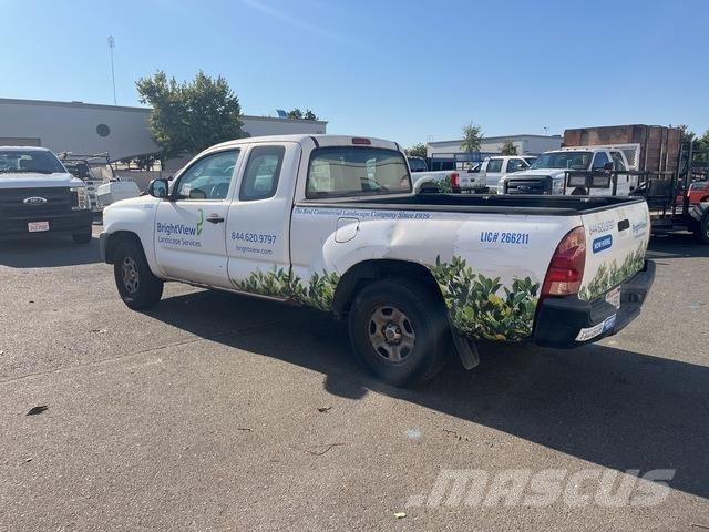 Toyota Tacoma Pikapai / Bortiniai sunkvežimiai