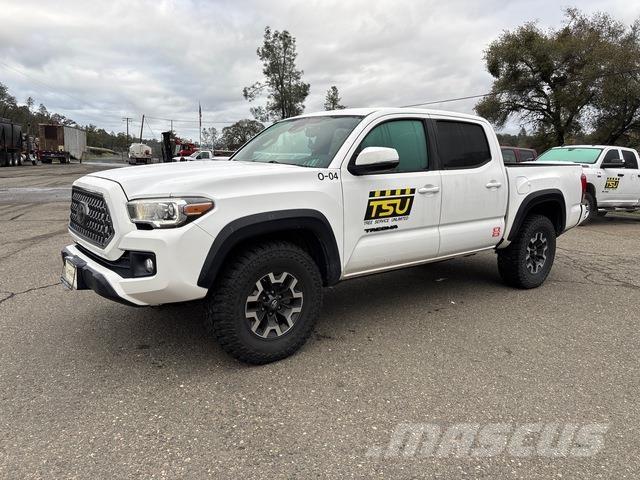 Toyota Tacoma Pikapai / Bortiniai sunkvežimiai