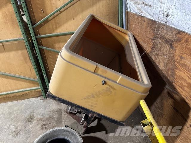  Trailhawk 750 Smėlio ir druskos barstytuvai