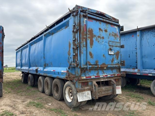 Universal  Puspriekabės su grindimis