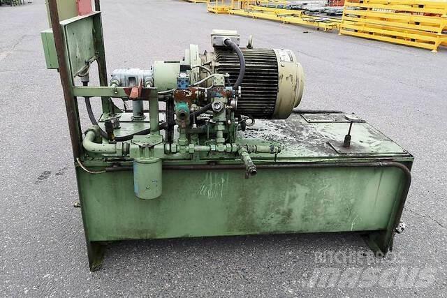 Vickers V2020 Statyba - Kita