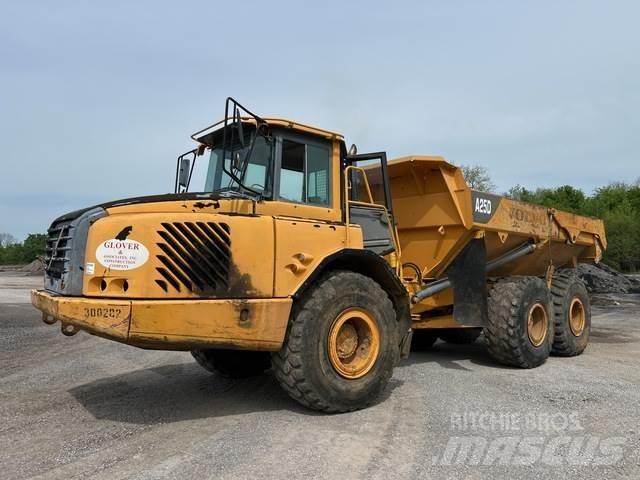 Volvo A25D Karjeriniai savivarčiai