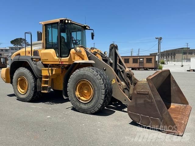Volvo L120H Naudoti ratiniai krautuvai