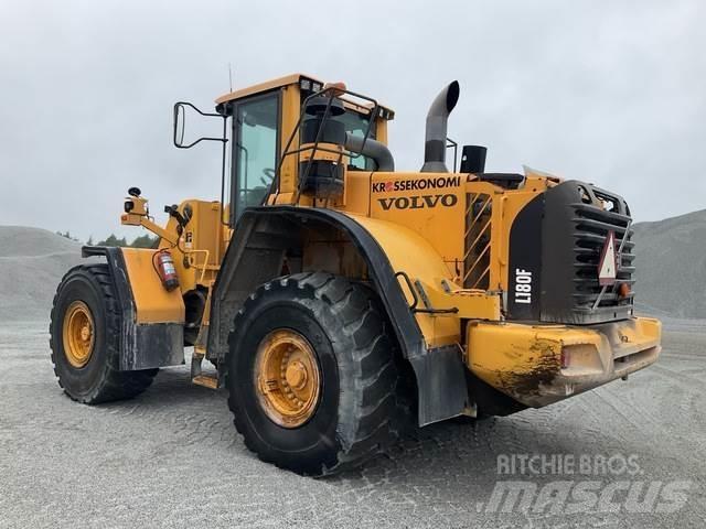Volvo L180F Naudoti ratiniai krautuvai