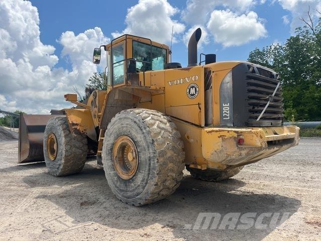 Volvo L220E Naudoti ratiniai krautuvai