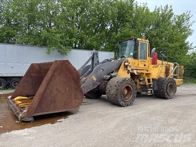 Volvo L220E Naudoti ratiniai krautuvai