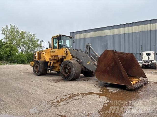 Volvo L220E Naudoti ratiniai krautuvai