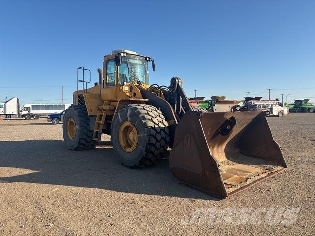 Volvo L220E Naudoti ratiniai krautuvai
