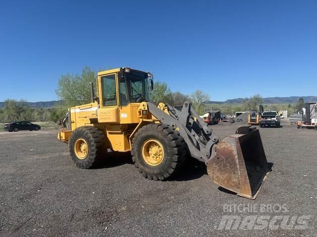 Volvo L70D Naudoti ratiniai krautuvai