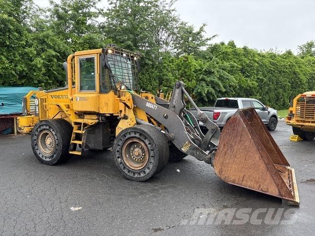 Volvo L90E Naudoti ratiniai krautuvai