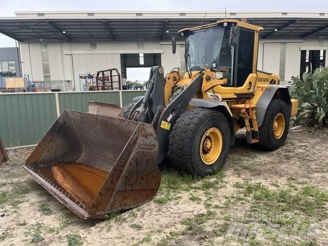 Volvo L90F Naudoti ratiniai krautuvai