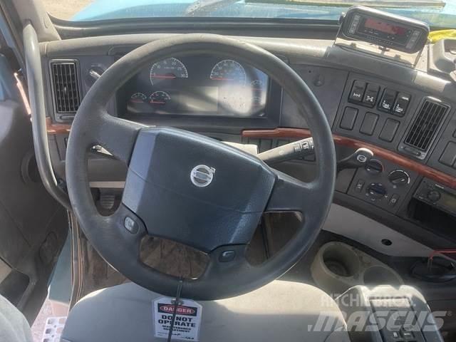 Volvo VHD104F Kita