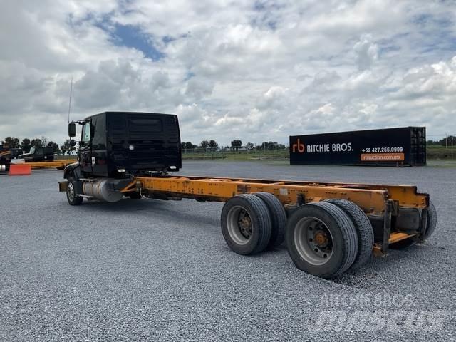 Volvo VHD64F Kabinos ir salonai