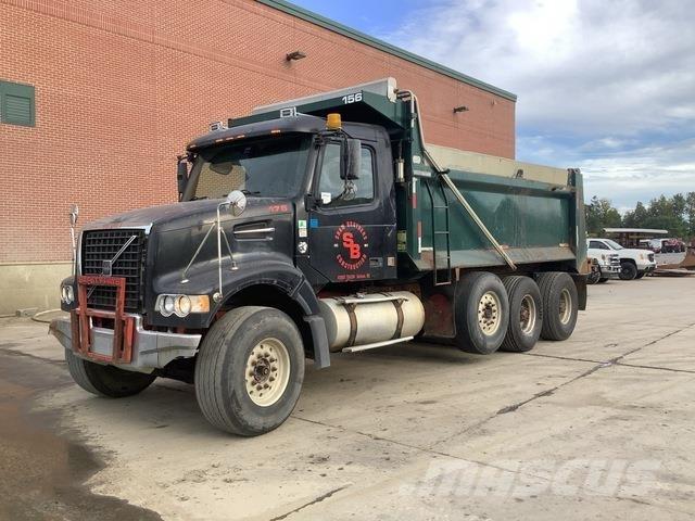Volvo VHD84F Savivarčių priekabų vilkikai