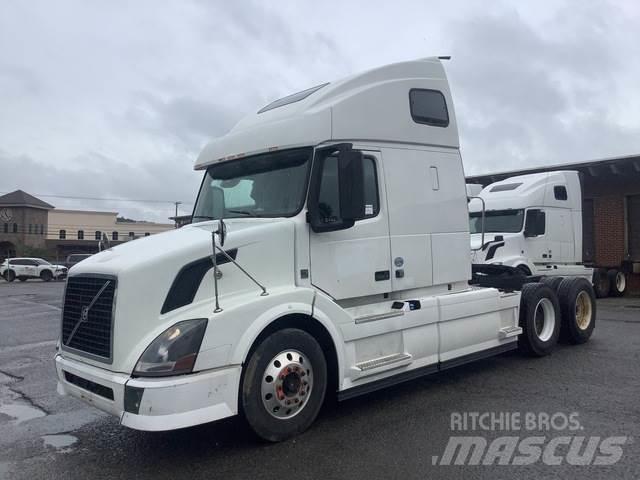 Volvo VNL Naudoti vilkikai