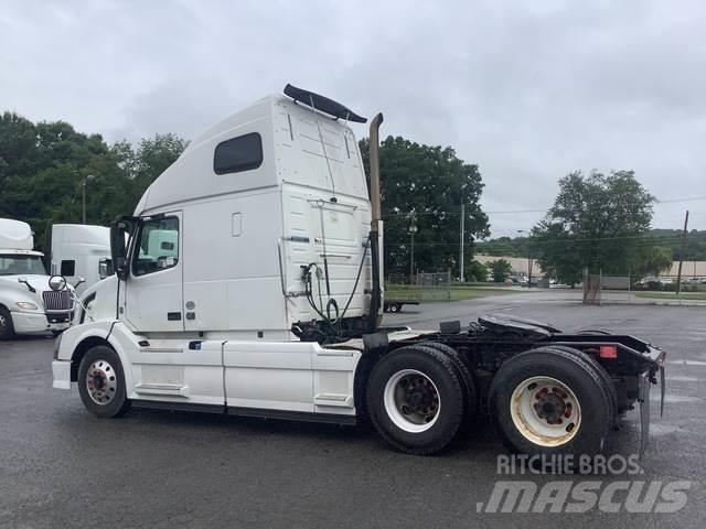 Volvo VNL Naudoti vilkikai