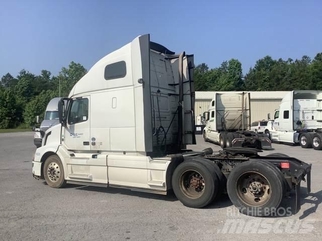 Volvo VNL Naudoti vilkikai