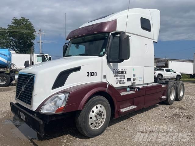 Volvo VNL Naudoti vilkikai