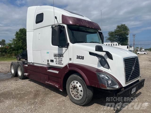 Volvo VNL Naudoti vilkikai