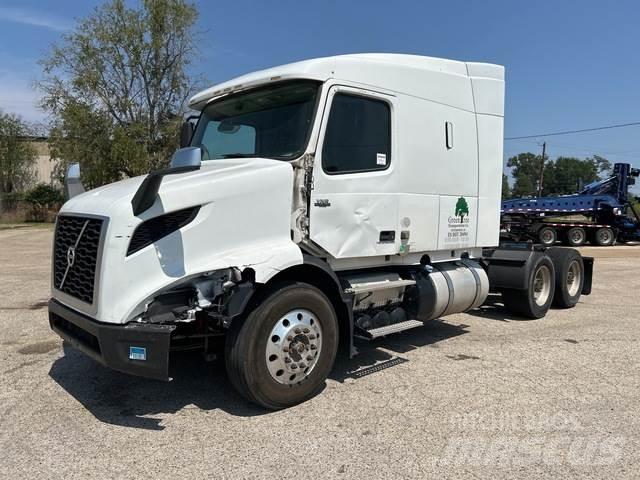 Volvo VNL Naudoti vilkikai