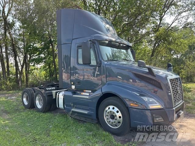 Volvo VNL Naudoti vilkikai