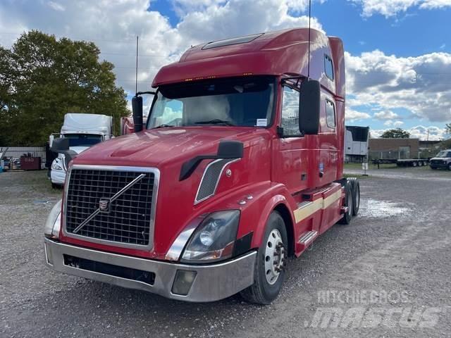 Volvo VNL Naudoti vilkikai