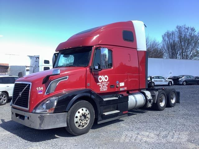 Volvo VNL Naudoti vilkikai