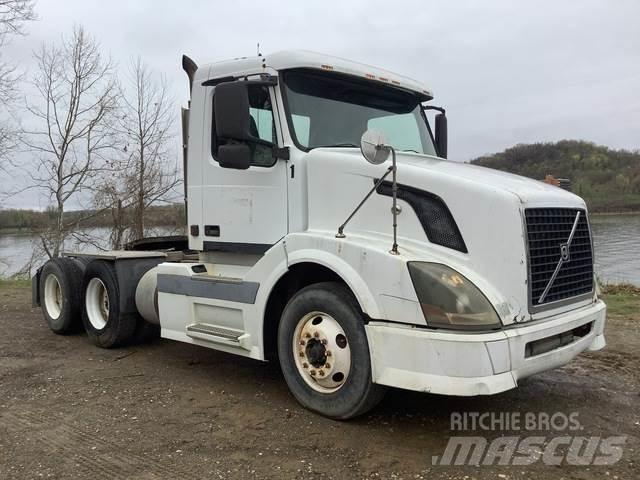 Volvo VNL Naudoti vilkikai