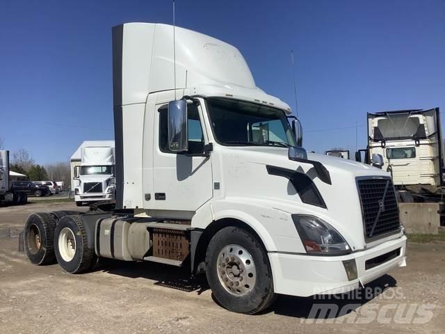 Volvo VNL Naudoti vilkikai