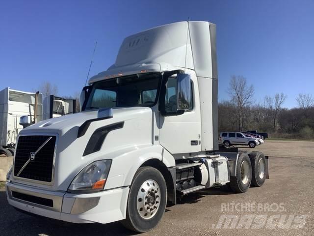 Volvo VNL Naudoti vilkikai