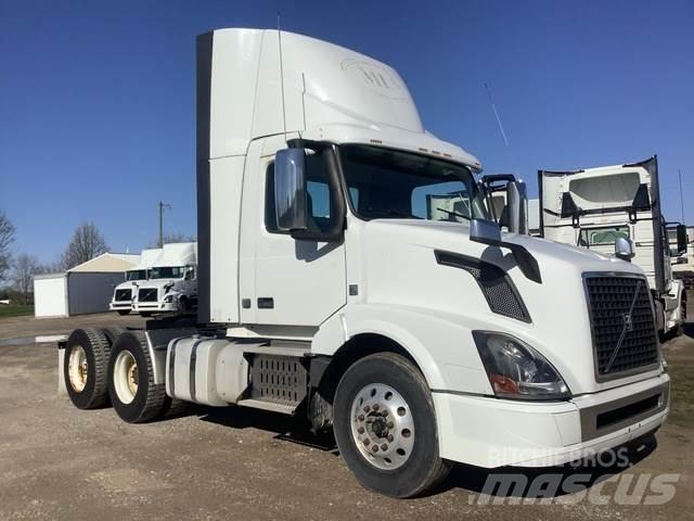 Volvo VNL Naudoti vilkikai