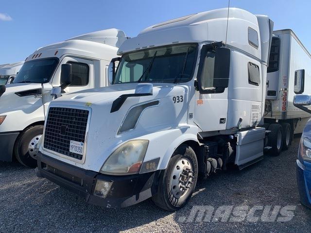 Volvo VNL Naudoti vilkikai