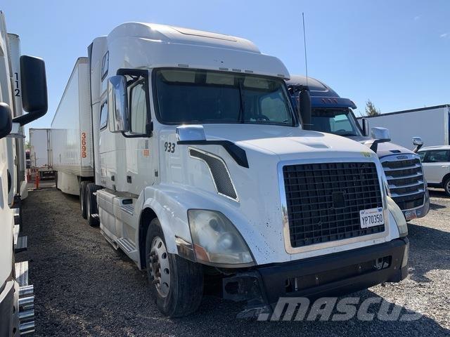 Volvo VNL Naudoti vilkikai