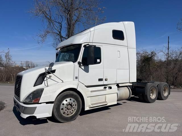 Volvo VNL Naudoti vilkikai